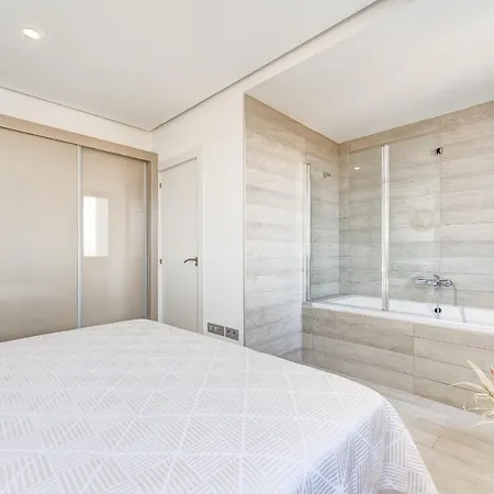 Ocean View Apartman *